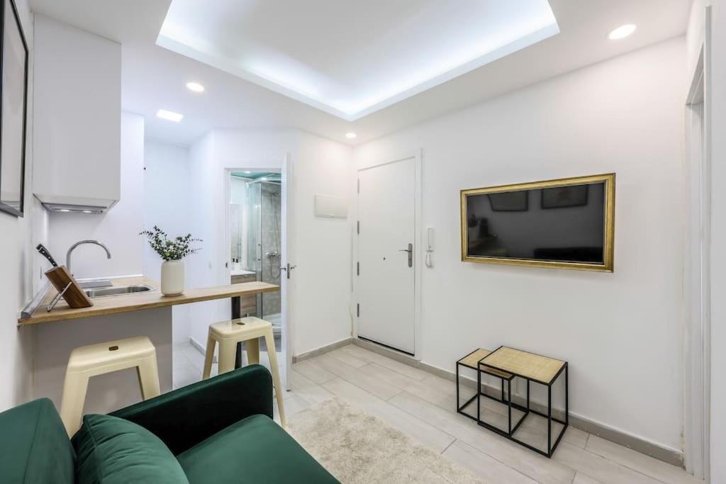 Luxe Apartment In Tetuan Madrid Bagian luar foto