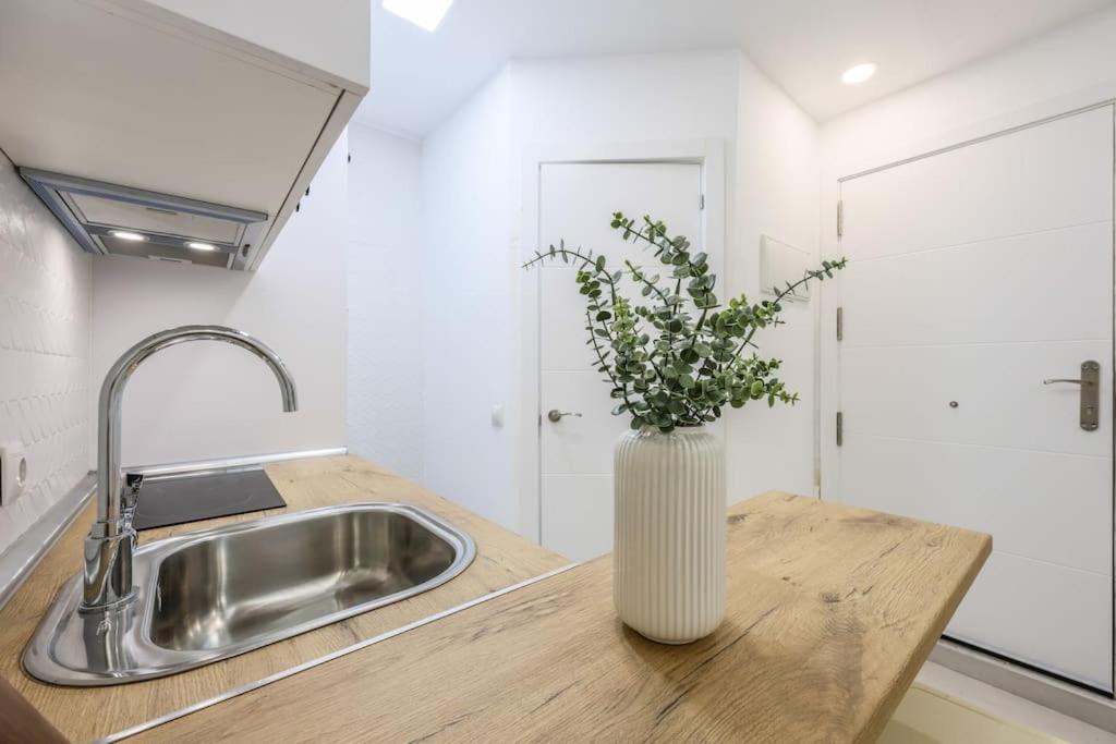 Luxe Apartment In Tetuan Madrid Bagian luar foto