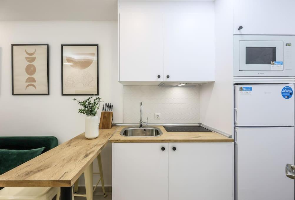 Luxe Apartment In Tetuan Madrid Bagian luar foto