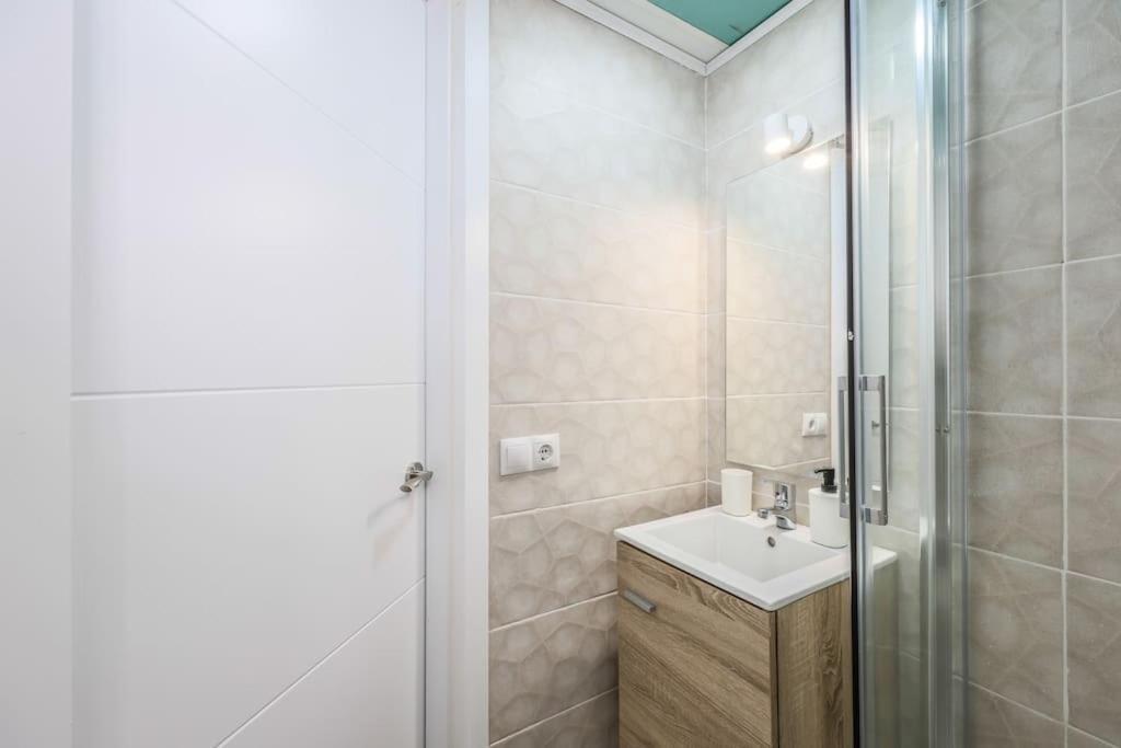 Luxe Apartment In Tetuan Madrid Bagian luar foto