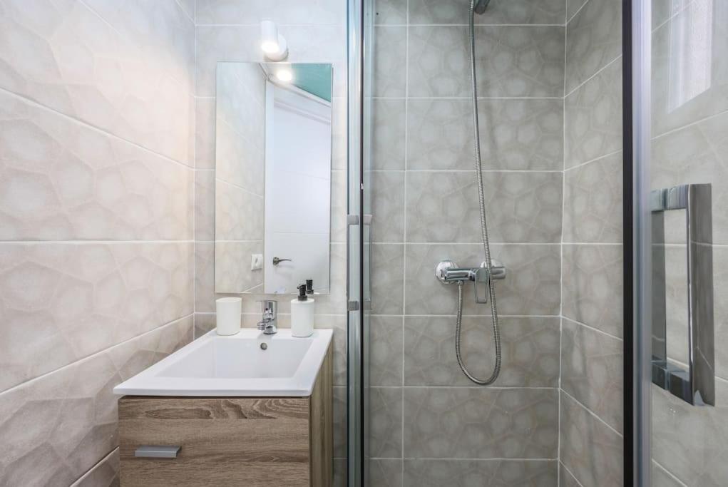 Luxe Apartment In Tetuan Madrid Bagian luar foto